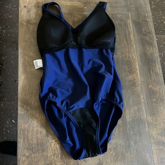 Lands End Long Slender Tummy Control Chlorine Resistant V-neck Wrap Swimsuit - Picture 13 of 13